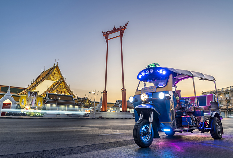 Экскурсия по уличным кафе Бангкока на тук-туках 1