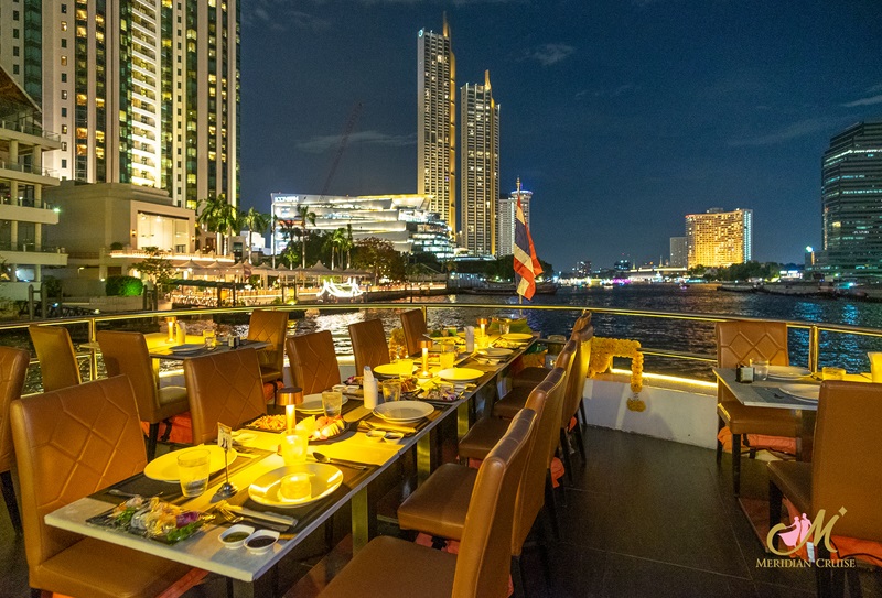 Meridian Dinner Cruise in Bangkok 1